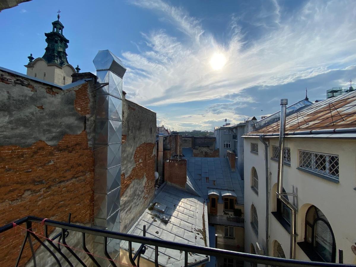 Grand Apartments On Rynok Square リヴィウ エクステリア 写真