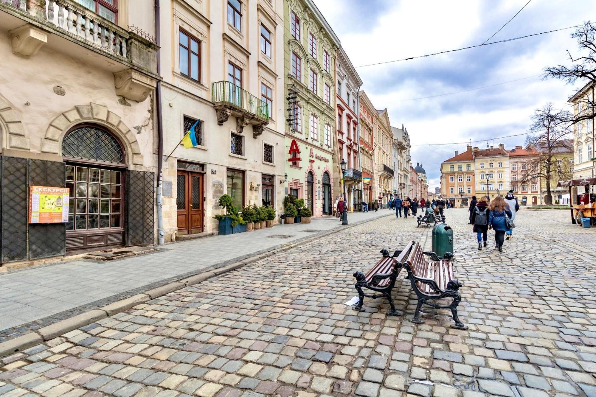 Grand Apartments On Rynok Square リヴィウ エクステリア 写真