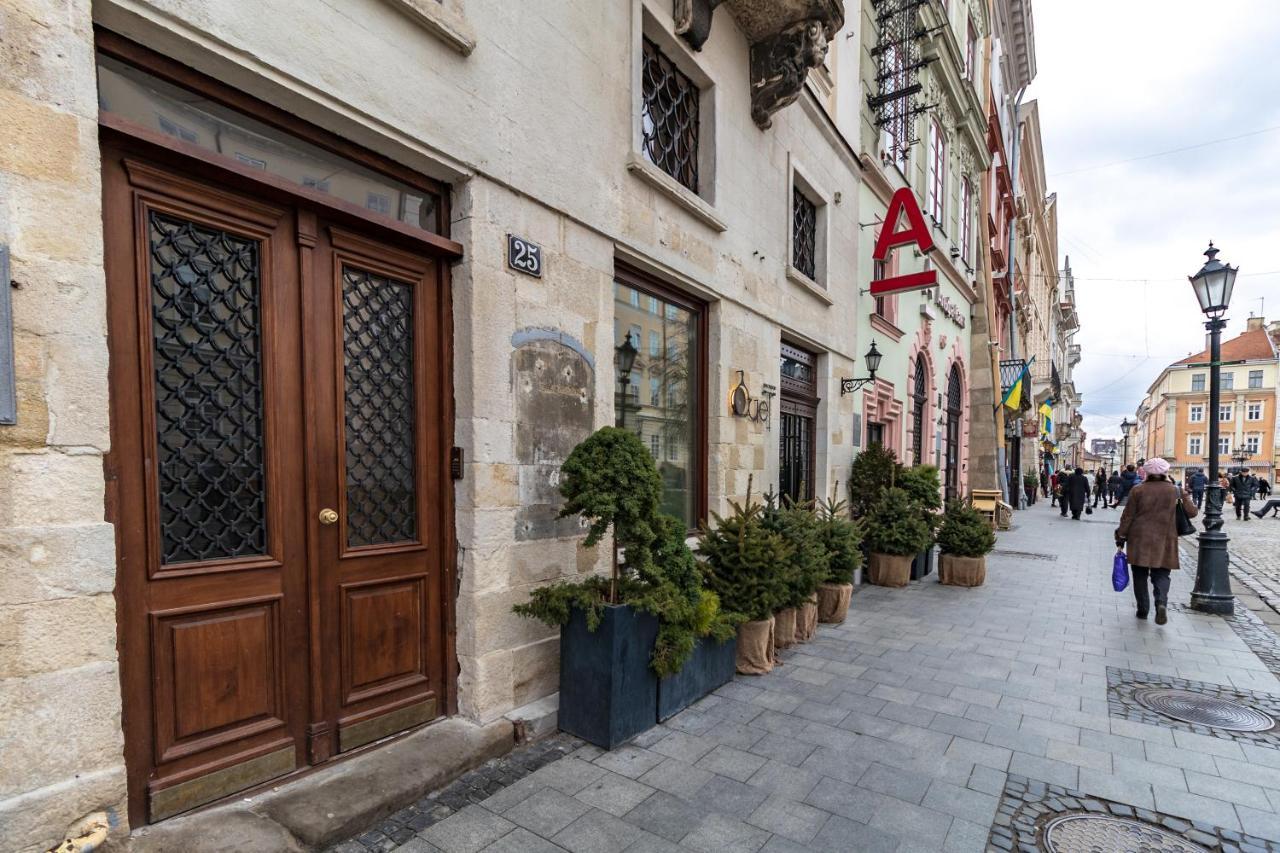 Grand Apartments On Rynok Square リヴィウ エクステリア 写真