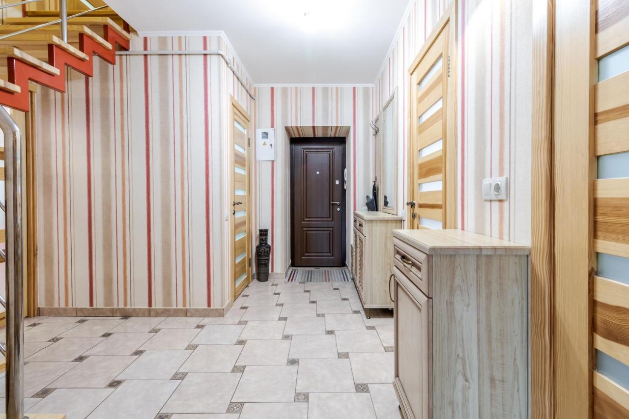 Grand Apartments On Rynok Square リヴィウ エクステリア 写真
