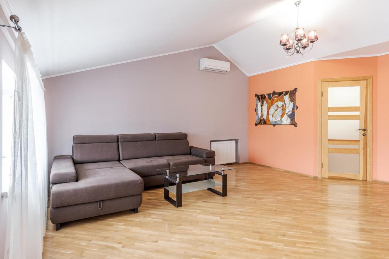 Grand Apartments On Rynok Square リヴィウ エクステリア 写真