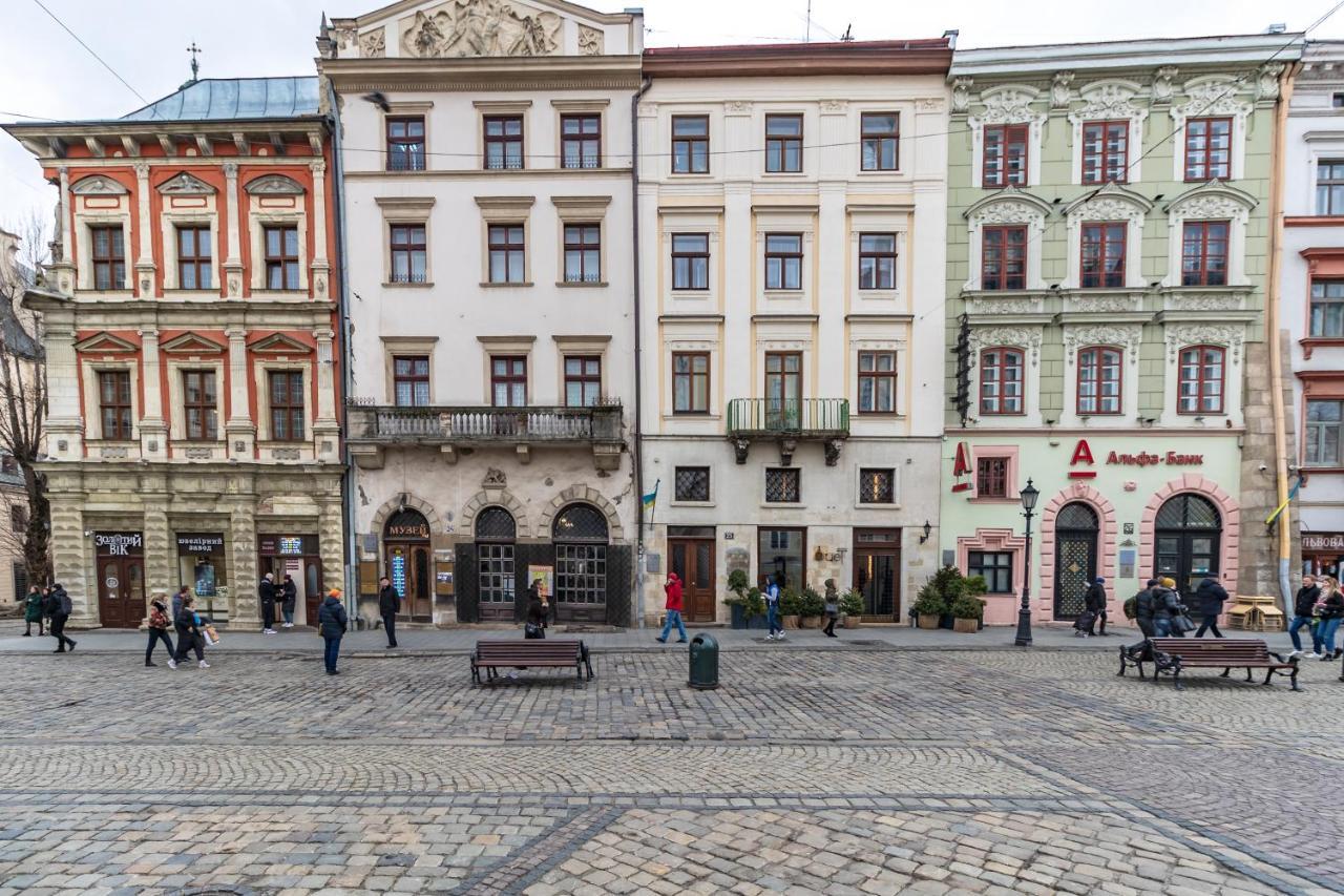 Grand Apartments On Rynok Square リヴィウ エクステリア 写真