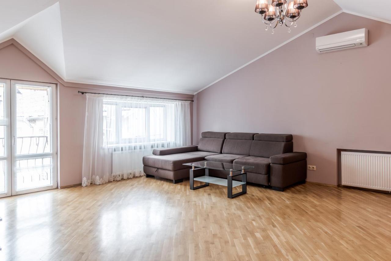 Grand Apartments On Rynok Square リヴィウ エクステリア 写真