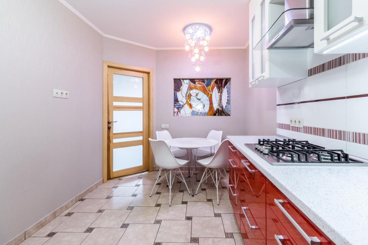 Grand Apartments On Rynok Square リヴィウ エクステリア 写真
