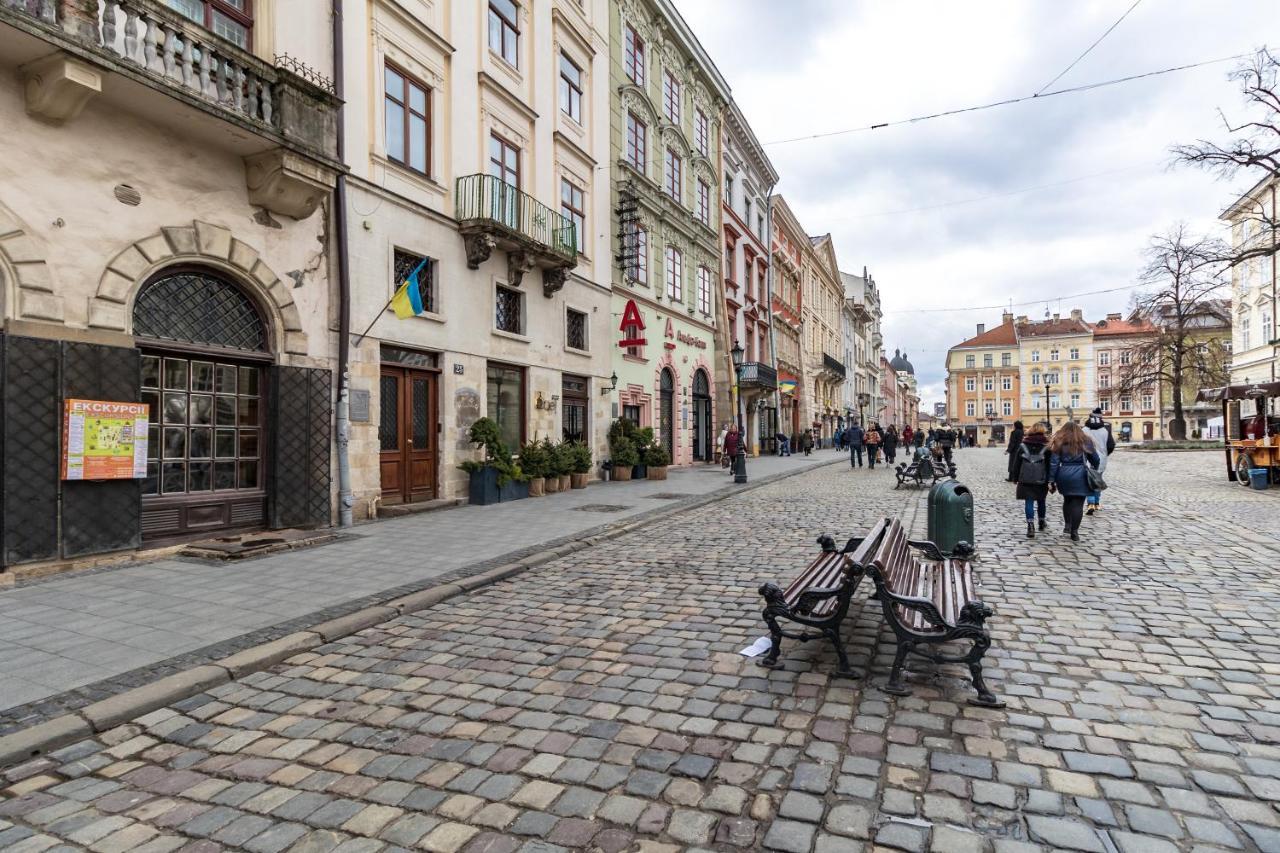 Grand Apartments On Rynok Square リヴィウ エクステリア 写真