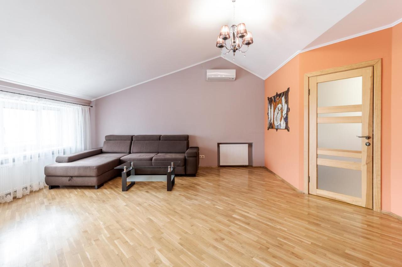 Grand Apartments On Rynok Square リヴィウ エクステリア 写真
